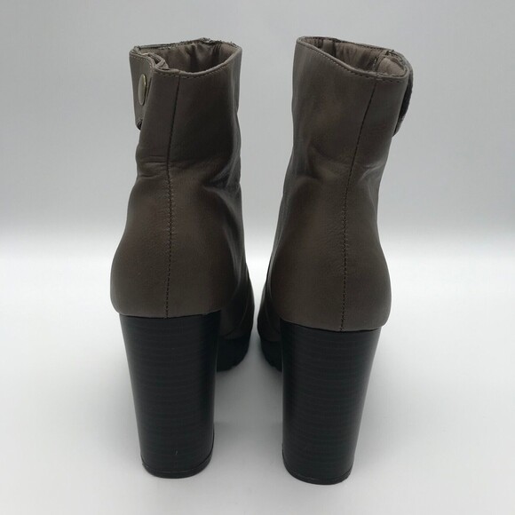 Wild Diva Brown Leatherette Women's size 9M Side Zip Snap Chunky Heeled Booties - Picture 4 of 9